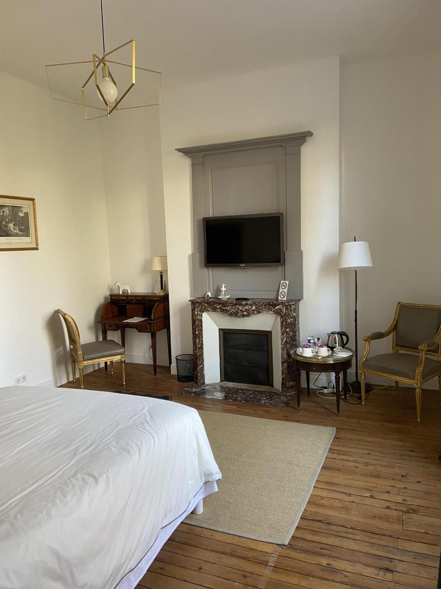 La Grande Carree Bed & Breakfast Сен-Сир-сюр-Лоар Стая снимка