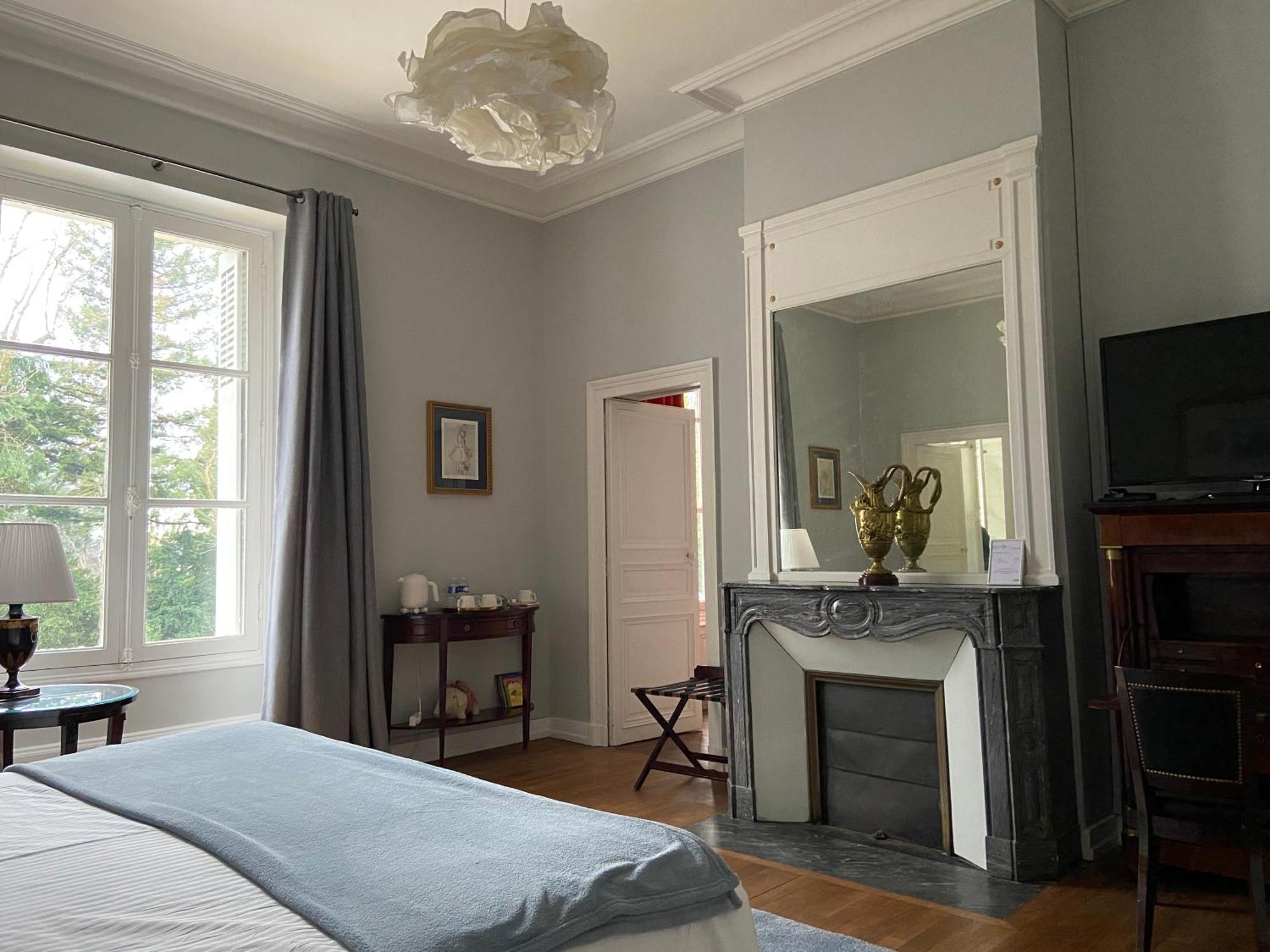 La Grande Carree Bed & Breakfast Сен-Сир-сюр-Лоар Стая снимка